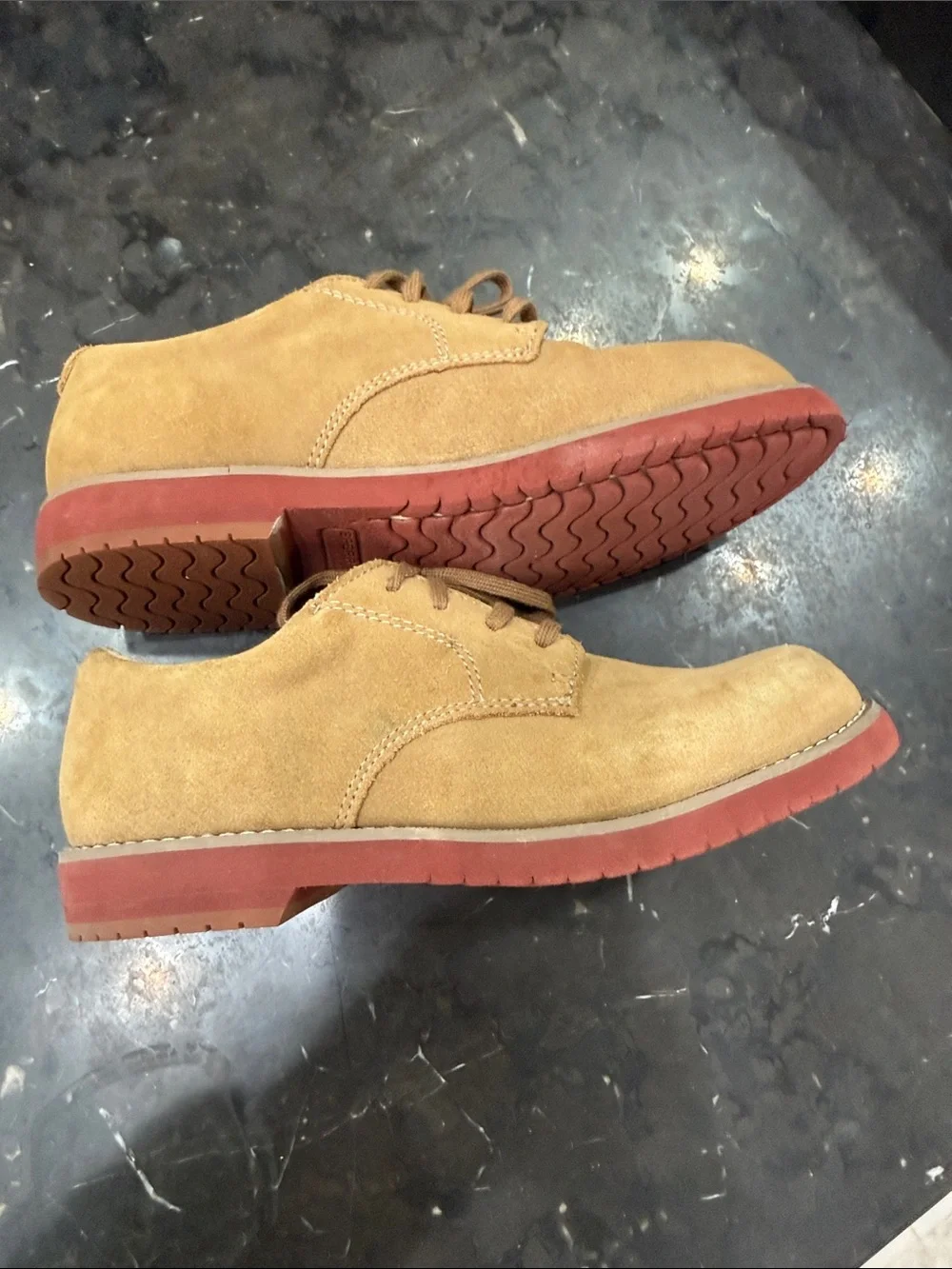 Sperry Boys Suede Bucks in Tan with Red Outsole -2W WIDE EUC